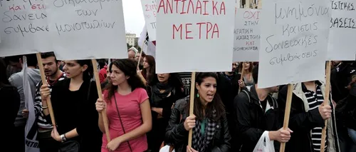 Criza anulează progresul unei generații în Grecia, iar clasa de mijloc revine la vatra strămoșească