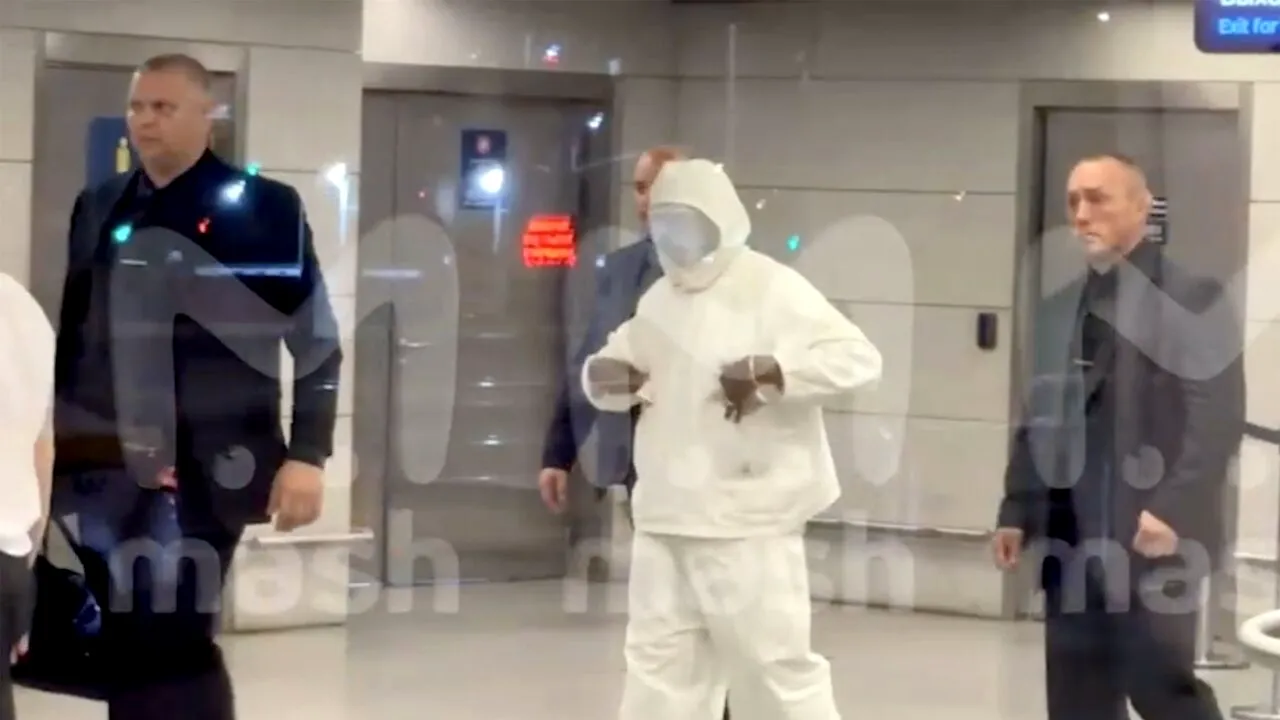 Kanye West a dat capitala modei pe austeritatea KREMLINULUI. Rapperul american este fascinat de Putin