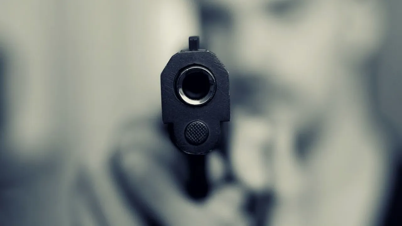 Un bărbat din sectorul 5 a tras cu un pistol cu gaze, deranjat de zgomotul făcut de niște copii pe stradă
