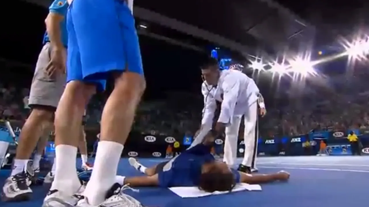 VIDEO - Djokovici, deghizat în medic, i-a pus un diagnostic lui Leconte: 