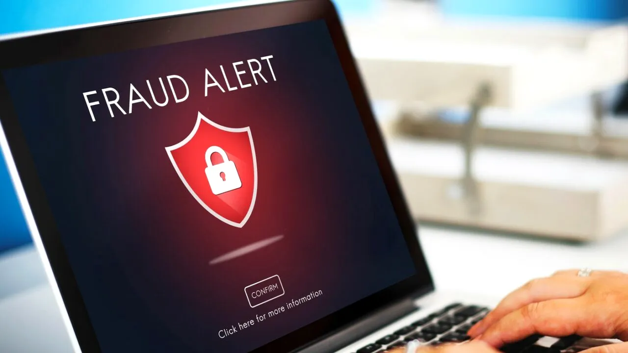 Femeie din Alba Iulia, VICTIMA unui atac de tip phishing. Cum i-au fost sustrași zeci de mii lei din contul bancar