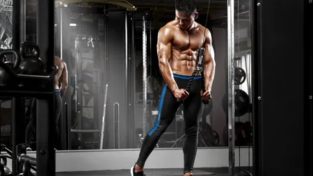 Un bărbat de 58 ani arată ca la 28 ANI. Ce practică el pentru a fi dorit de femeile din toată lumea