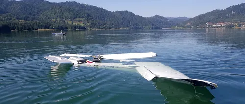 VIDEO | A doua tragedie aviatică în două zile! Pilotul avionului ușor prăbușit în lacul Colibița a murit / Un pasager a ieșit singur din aeronavă (UPDATE)