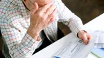 27 de ani, 10 luni și 9 zile. Atât a muncit un român, înainte de a se pensiona. Ce pensie mizeră primește, după aproape 3 decenii de muncă
