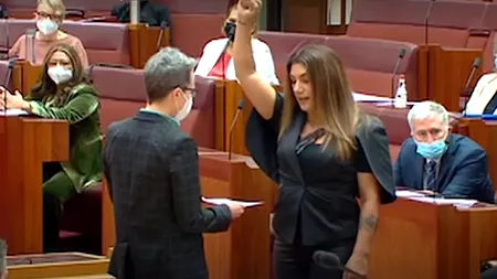 O senatoare din Australia a numit-o pe Regina Elisabeta „colonizatoare” la jurământul de preluare a mandatului