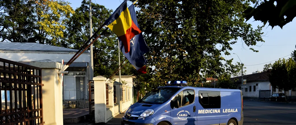 Un bătrân a murit în fața unui spital din Ploiești, fără ca paznicul să reacționeze. Primarul a cerut o anchetă și amenință cu „desfacerea contractului de muncă”