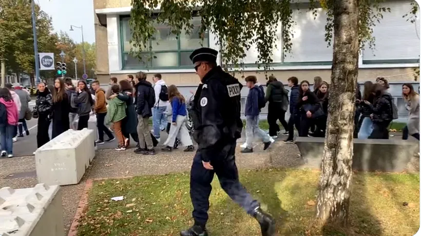 VIDEO. Amenințare teroristă în Franța: Școala unde, vineri, un profesor a fost ucis a fost evacuată / Emmanuel Macron a convocat celula de criză