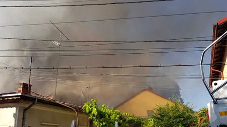 Incendiu la un ansamblu de locuințe din Sectorul 2 din București 
