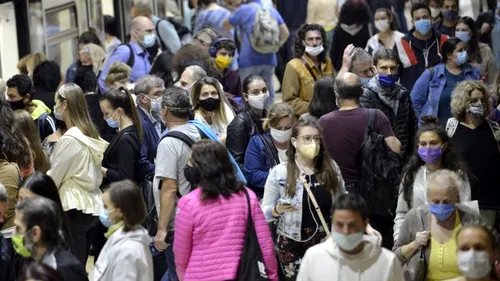 Masca de protecție ar putea redeveni obligatorie în zonele aglomerate și în jurul școlilor din Brașov