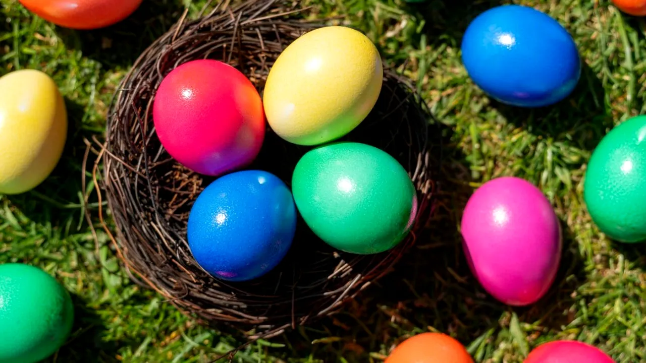 Președintele UCPR: „Într-o lună obișnuită, un român mănâncă aproximativ 21 de ouă. De Paște, mănâncă 30 de ouă”