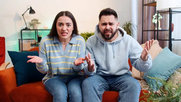 Noua lege din Polonia elimină cuvintele „soț” și „soție” din certificatele de căsătorie