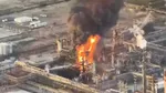 Explozie urmată de un incendiu uriaș la rafinăria Valero din Texas, SUA. Autoritățile cer populației să se adăpostească