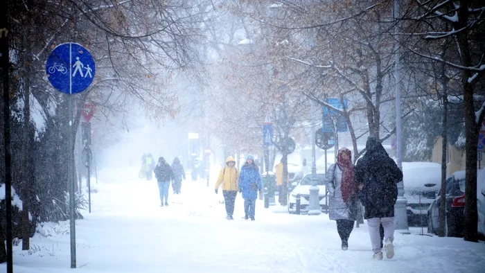 În plină „iarna secolului”, aproape jumătate din bucureștenii racordați la Termoenergetica au probleme cu căldura