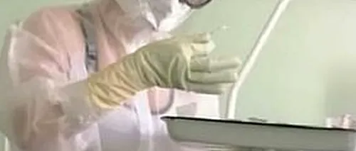 PEDEAPSĂ. Ce a pățit o asistentă medicală care trata pacienții de coronavirus în lenjerie intimă