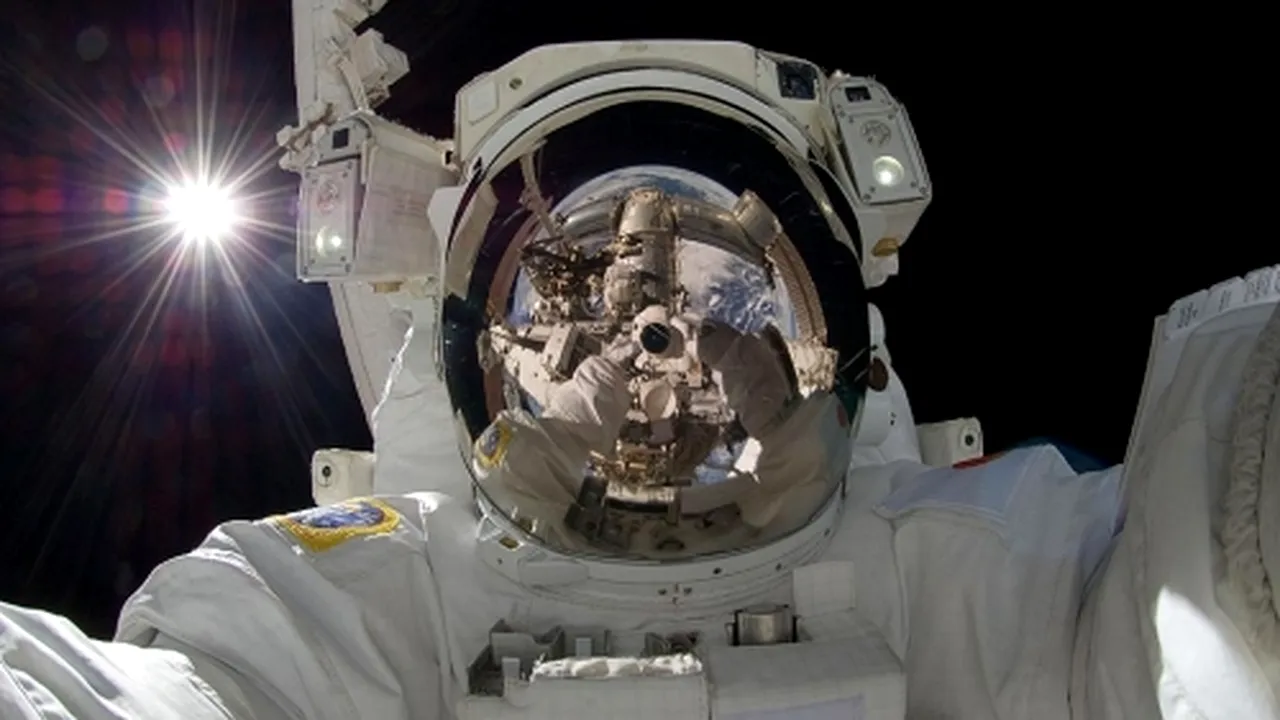 Acumulare de apă în casca unui astronaut: NASA își recunoaște greșelile
