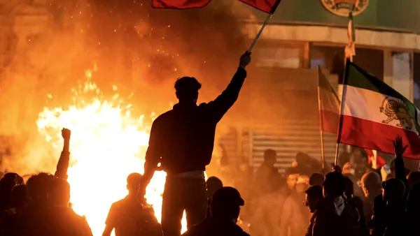 Iranul și-a redeschis spațiul aerian. NBC: Trump vrea o acțiune rapidă și decisivă care să prăbușească regimul. Echipa de securitate a SUA nu a putut garanta dărâmarea administrației de la Teheran. Nu a fost luată nicio decizie