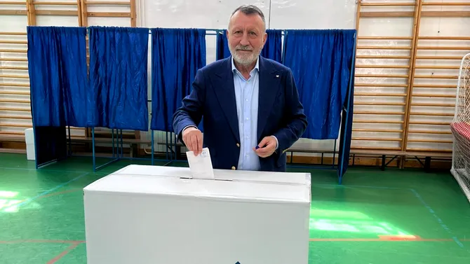 Paul Stănescu, PSD: „Îndemn toți românii să vină la vot, pentru că votul pentru România nu este o formalitate, este o mare responsabilitate”