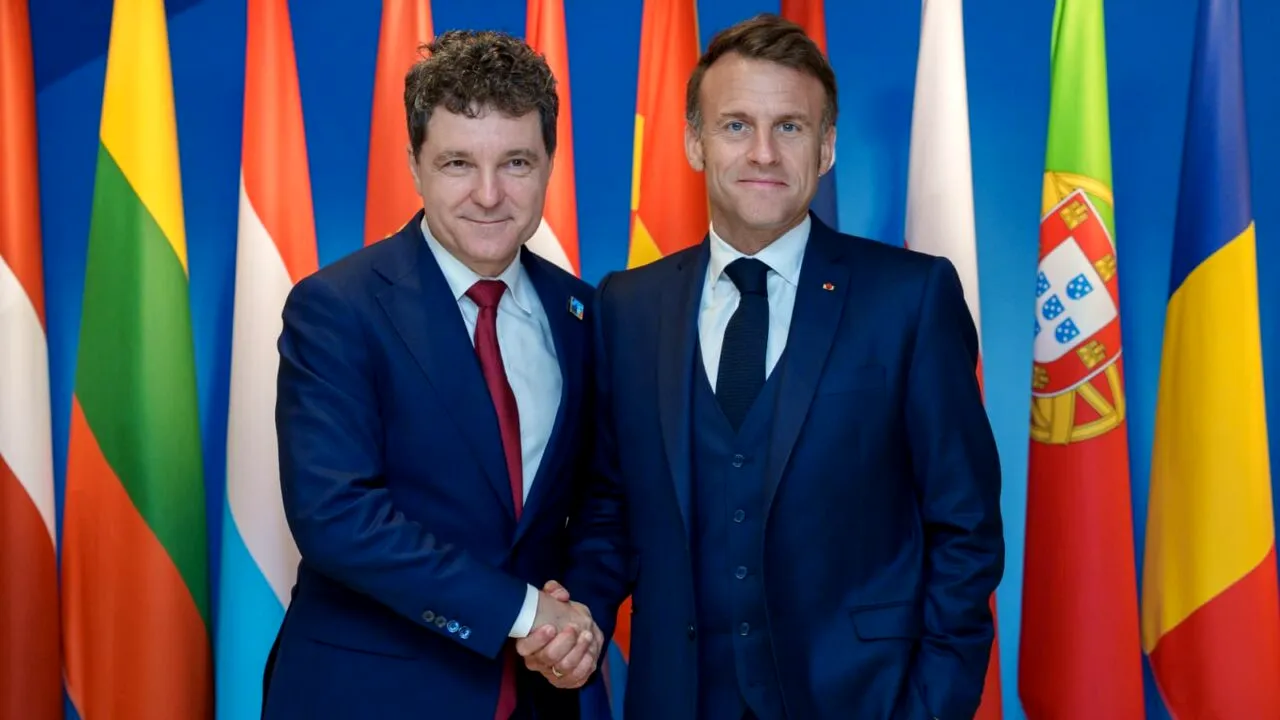 Nicuşor Dan se întâlneşte cu Emmanuel Macron, la Palatul Élysée. La prânz, are şi o întrevedere cu primarul Parisului, Anne Hidalgo