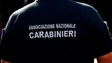 Un român a fost la un pas să fie linșat în Italia, după ce a condus băut și s-a suit cu mașina pe un trotuar plin cu pietoni