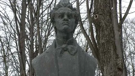 Se întâmplă la Iași: hoții au furat statuile lui Barbu Delavrancea, Ciprian Porumbescu și Nicolae Gane