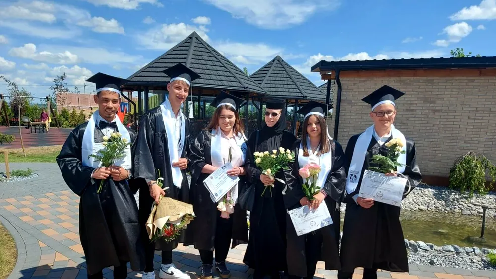 Așezământul pentru copii Sfântul Leontie din Rădăuți, locul unde orfanii au parte de un cămin iubitor. Maica Ecaterina a îngrijit peste 200 de copii