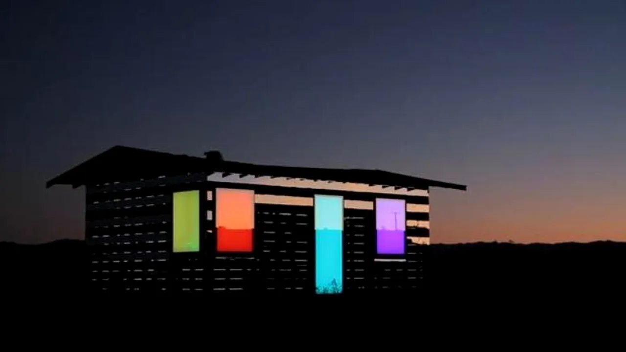 Casa oglinzilor. Cum a devenit un șopron vechi principala atracție a deșertului California. GALERIE FOTO