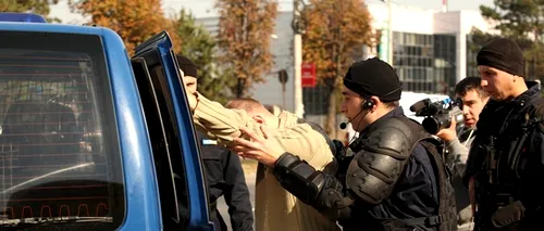 Bărbat prins la Cernavodă după ce A ÎNCERCAT SĂ VÂNDĂ PESTE 3 KILOGRAME DE MERCUR