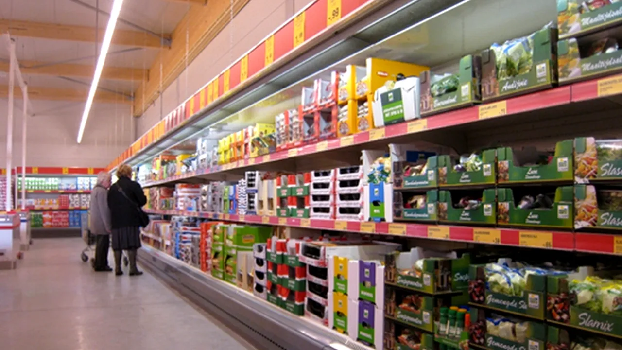 Pensionarii români se împrumută la CAR pentru masa de Paște: ”Altfel cum să mai putem face și noi câte ceva?”