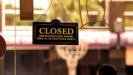 ANSVSA a făcut PRĂPĂD în stațiuni: 64 de pizzerii, 60 de cofetării, 69 de pensiuni, 81 de hipermarketuri și 12 tabere școlare călcate de inspectori!