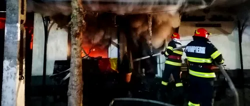 Cofetărie din Giurgiu, distrusă într-un incendiu. Focul ar fi pornit de la un scurtcircuit