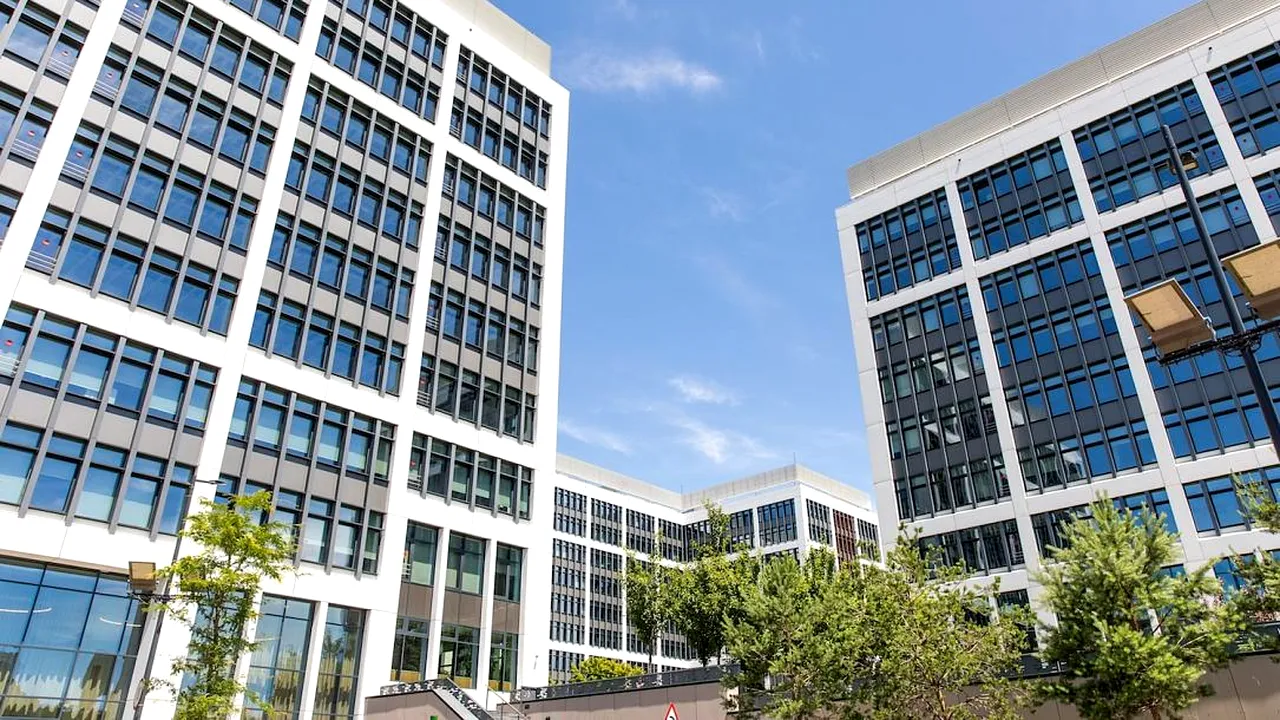 Șapte giganți tehnologici au mai multă PUTERE financiară decât toate companiile din G20!