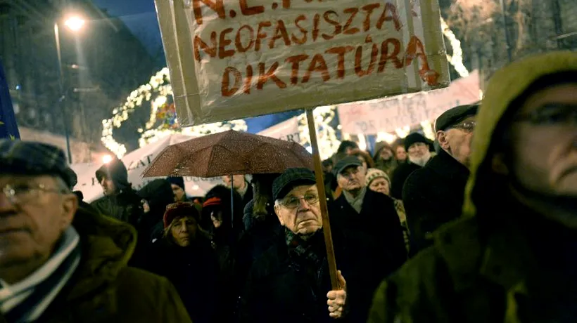 Mii de persoane au manifestat împotriva premierului ungar Viktor Orban. „Ne îngrijorează faptul că Guvernul Orban expune Ungaria influenței ruse