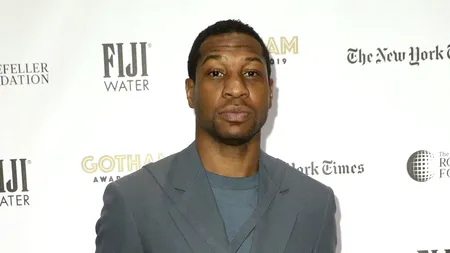 Jonathan Majors ar putea primi un an de închisoare după ce a fost găsit vinovat de agresarea fostei sale iubite. Actorul, exclus din filmele Marvel