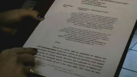 SURPRIZĂ: Câți părinți are această fetiță. Ce scrie în certificatul de naștere