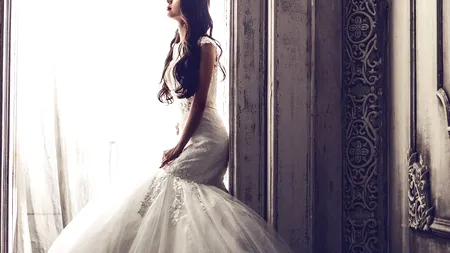 O viitoare mireasă vrea să renunțe la una dintre domnișoarele de onoare dintr-un motiv CIUDAT