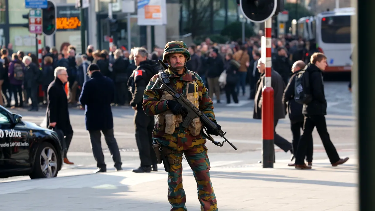 Alertă falsă cu bombă la Bruxelles. Atacatorul avea o centură 