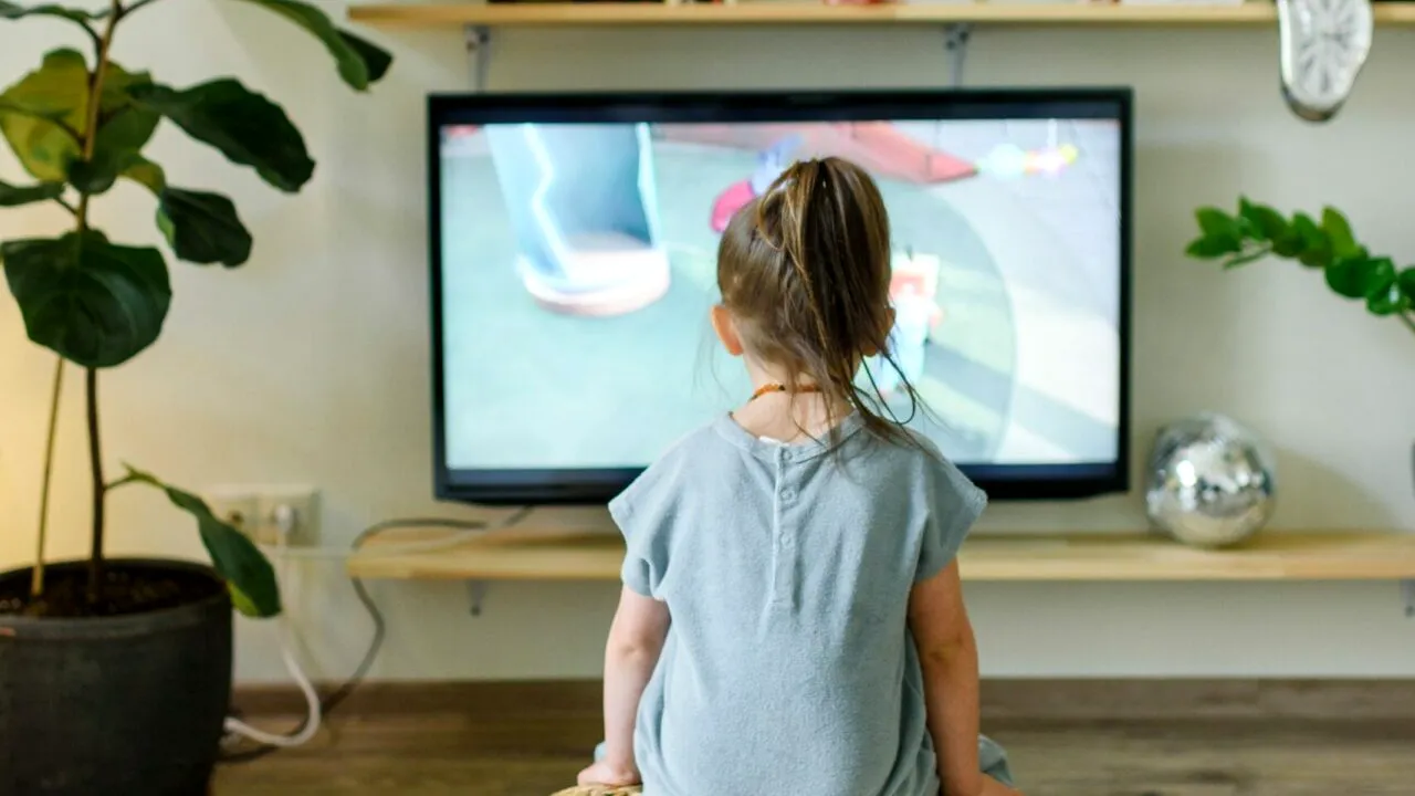 Ireal! Ce a apărut în timpul unui jurnal de știri, la un post TV din Prahova. S-a lăsat cu percheziții!