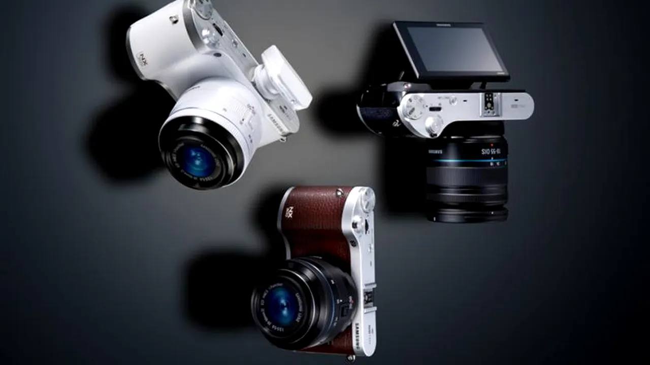 Camera Samsung NX300 este disponibilă în România