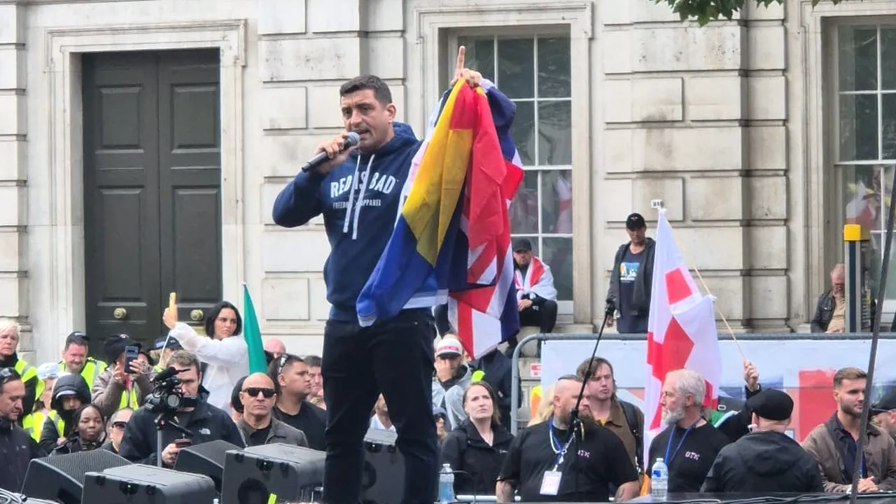 George Simion, prezent la cel mai mare miting dedicat libertății de exprimare, în Londra: „Dictatura este impusă de Macron și von der Leyen”
