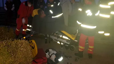 VIDEO O adolescentă de 15 ani, care a căzut șase metri într-o fântână, a fost salvată de pompieri