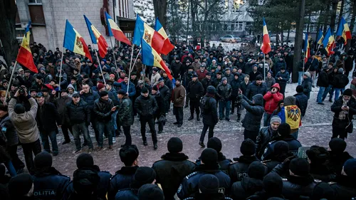 A doua zi de proteste la Chișinău. Mii de oameni cer demisia noului Guvern Filip