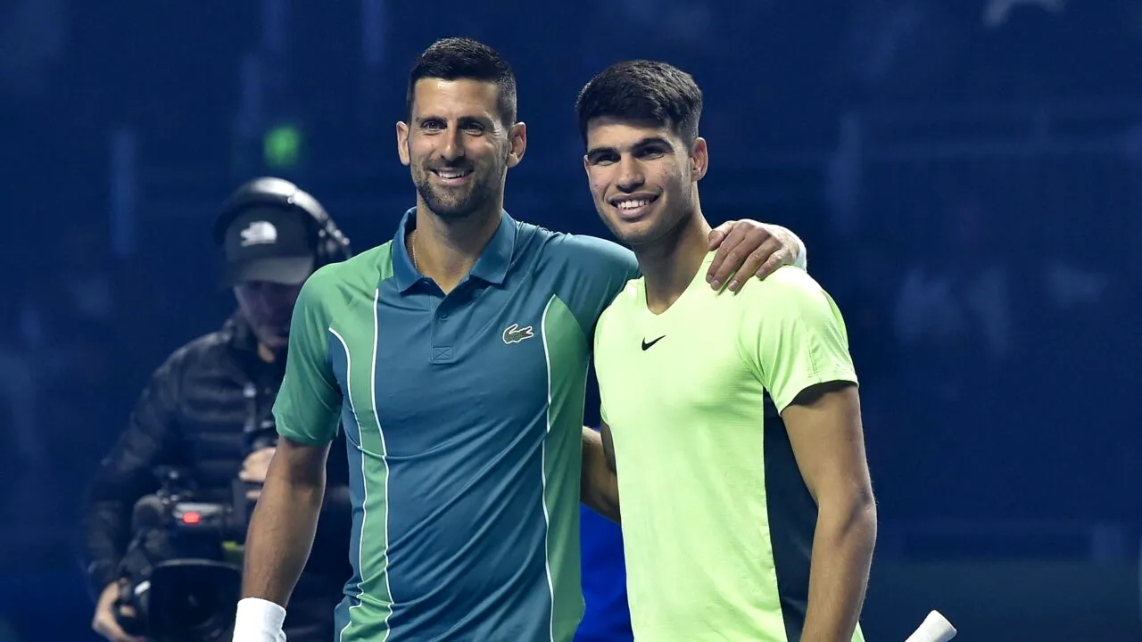 Novak Djokovic și Carlos Alcaraz merg în finală la Melbourne. Spaniolul urmărește Career Grand Slam la 22 de ani, iar sârbul al 25-lea titlu de Slam