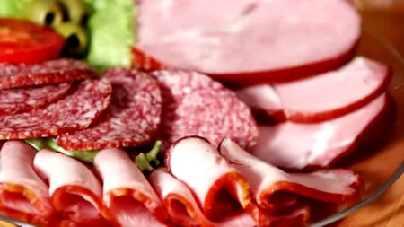 Ce se întâmplă în organismul tău dacă mănânci 50 de grame de mezeluri zilnic. Specialiștii trag un semnal de alarmă