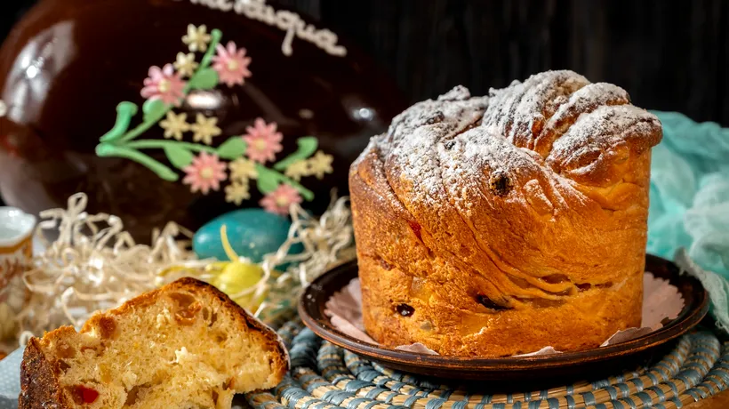 Cât costă cel mai scump PANETTONE din lume. Este acoperit cu foiţă de aur de 22 de carate şi zeci de diamante