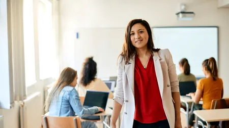 Caz ȘOCANT. O profesoară a rămas însărcinată cu un elev de-al ei de 13 ani. Ce observase tatăl băiatului