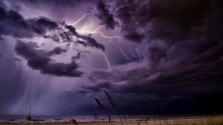 PANICĂ în Australia după ce meteorologii au anunțat un fenomen extrem. Oamenii au golit rafturile supermarketurilor