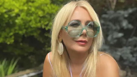 Cum a intrat Dana Săvuică în lumea modei. ”Îmi doream să am BANI DE BUZUNAR și să nu le mai cer tot timpul părinților mei”