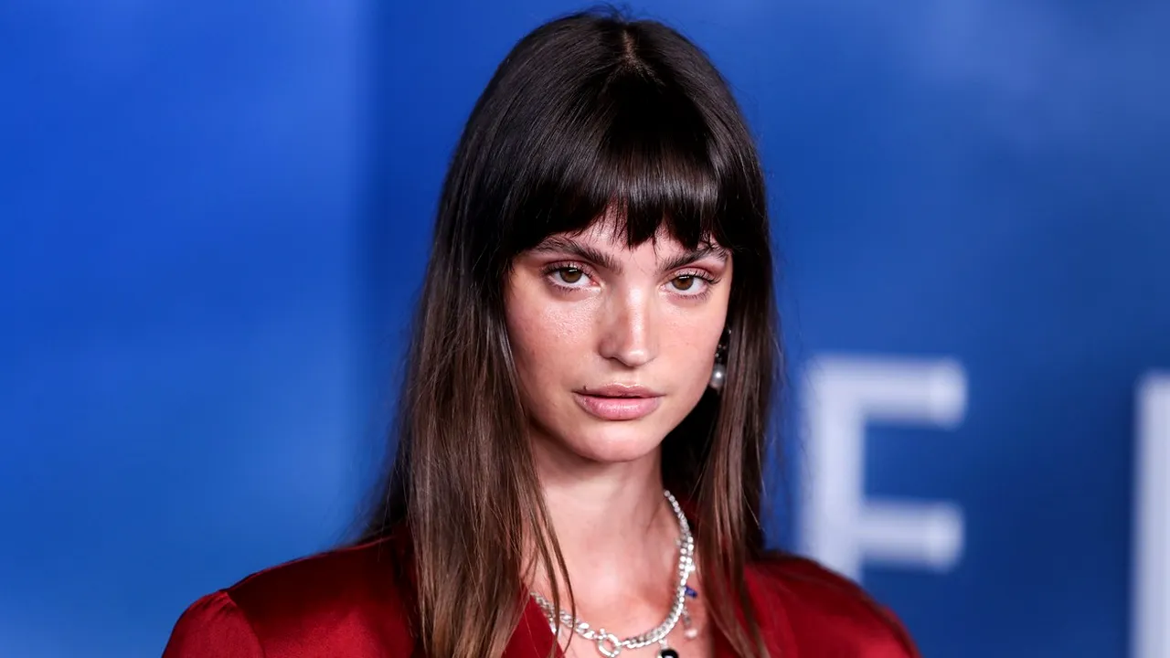 Charlbi Dean, actriță cunoscută pentru rolurile din „Triangle of Sadness” și „Black Lightning”, a murit la doar 32 de ani