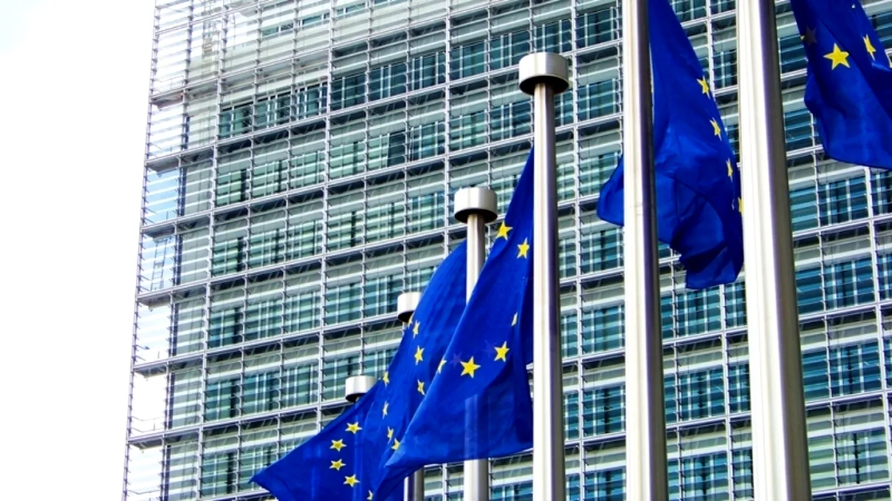 Comisia Europeană suspendă procedura de deficit excesiv pentru România și nu mai propune suspendarea fondurilor europene
