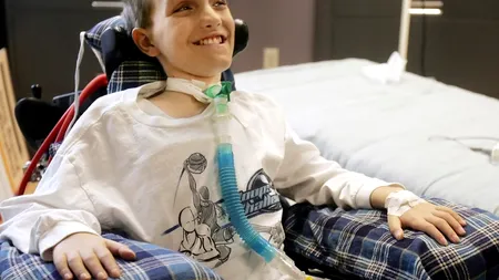 A stat două luni în comă. Când s-a trezit, a scris o carte devenită best-seller. Anunțul făcut acum de un tânăr care a vrut să arate lumii un înger